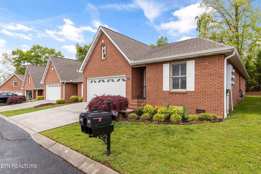 Photo of 135 Creekwood Way #118, Seymour, TN 37865 (MLS # 1298389)