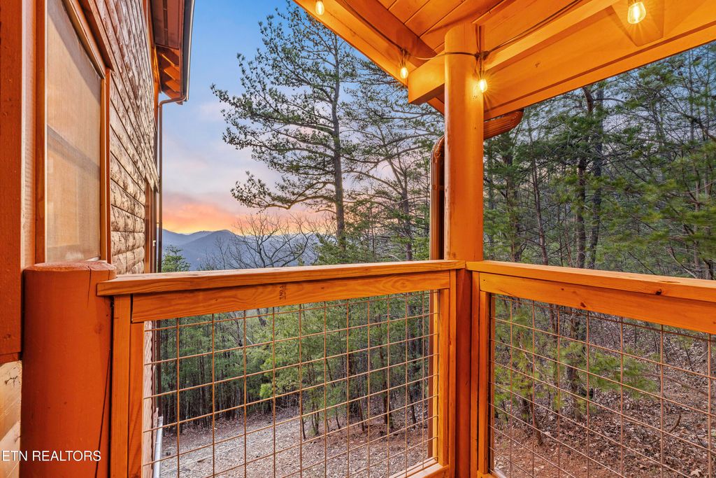 Photo of 4529 Stackstone Rd, Sevierville, TN 37862 (MLS # 1337886)