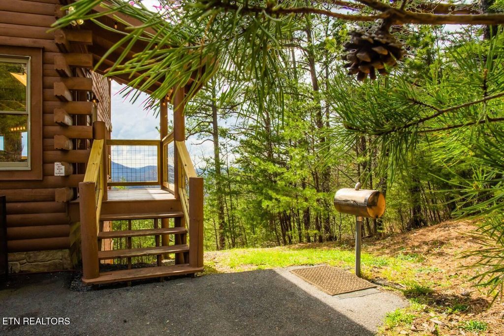 Photo of 4529 Stackstone Rd, Sevierville, TN 37862 (MLS # 1337886)