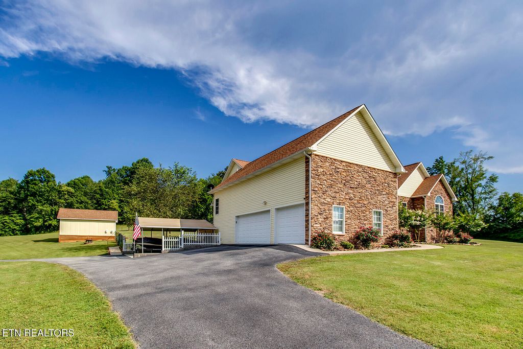 Photo of 512 Caney Creek Rd, Harriman, TN 37748 (MLS # 1307290)