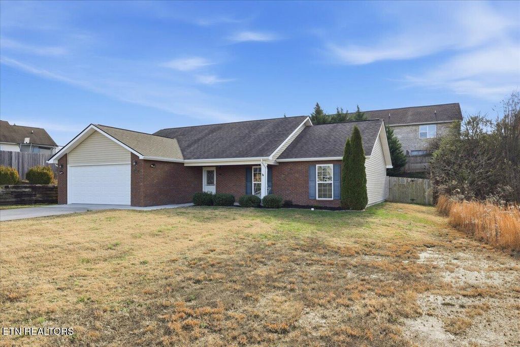 Photo of 1005 Ruscello Drive, Maryville, TN 37801 (MLS # 1324178)