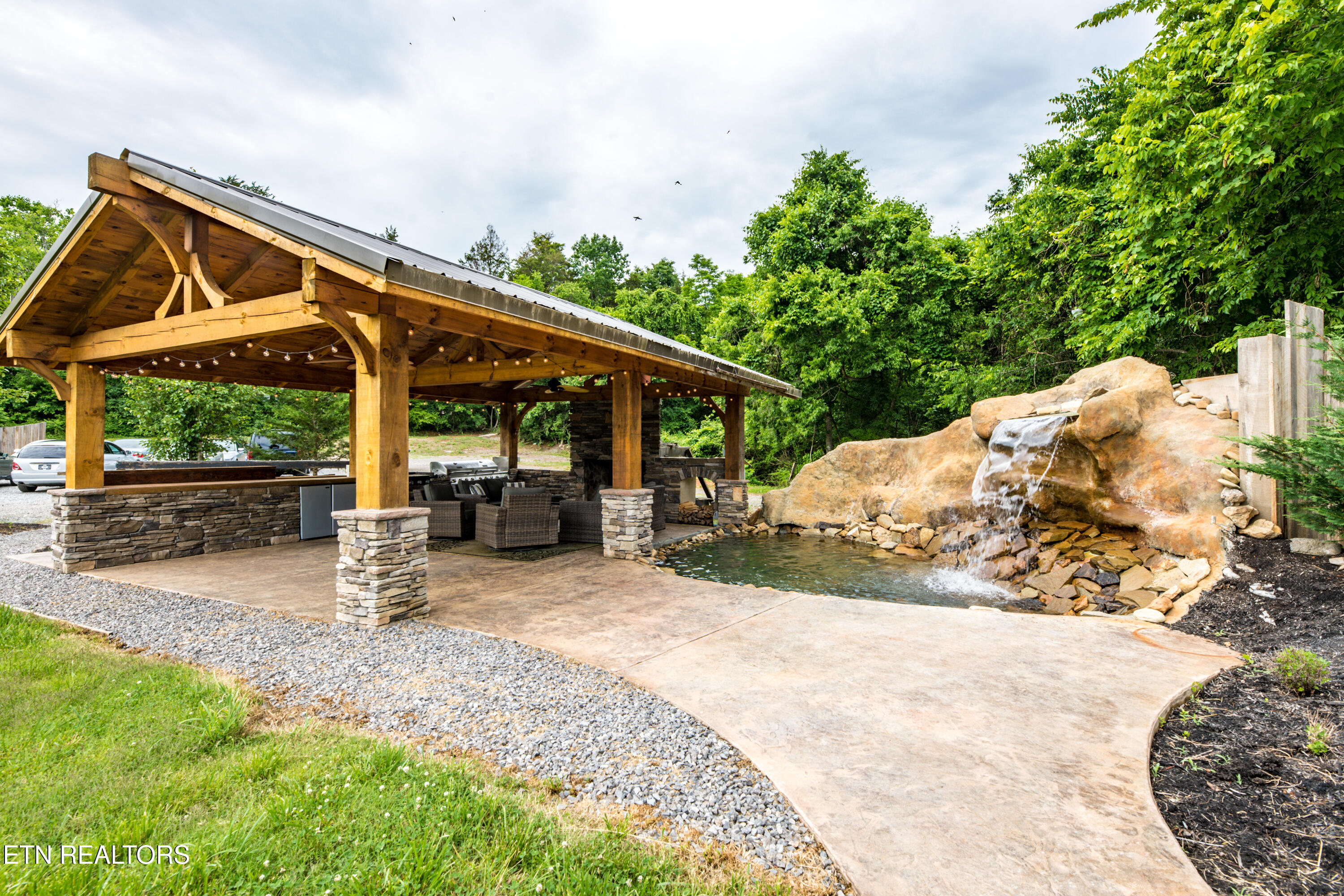 3654 Louisville Rd