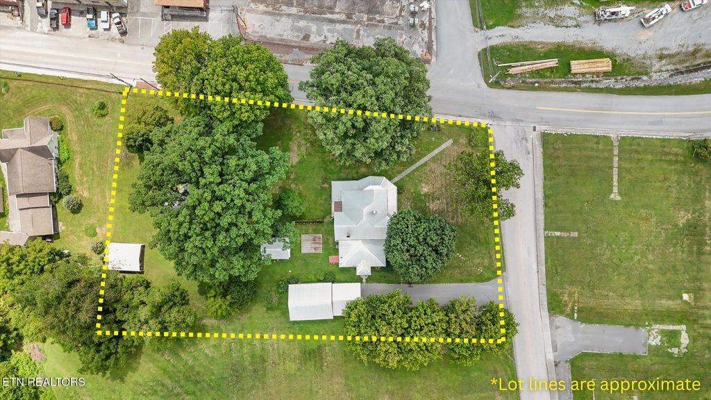 Photo of 502 Main St, New Tazewell, TN 37825 (MLS # 1313201)