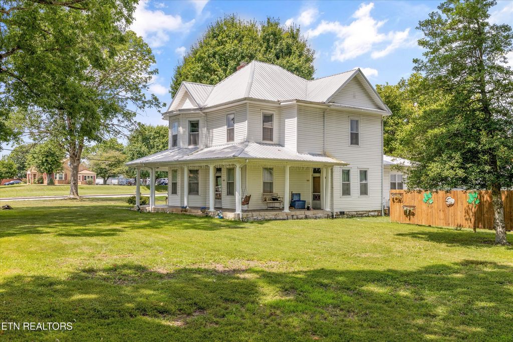 Photo of 502 Main St, New Tazewell, TN 37825 (MLS # 1313201)