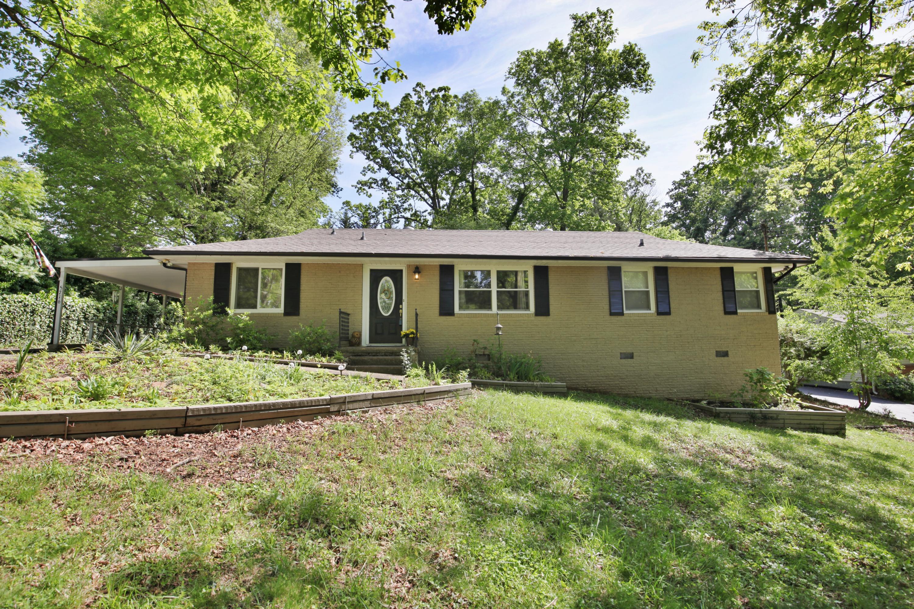Photo 1 of 18 — 5716 Paula Rd, Knoxville, TN 37912