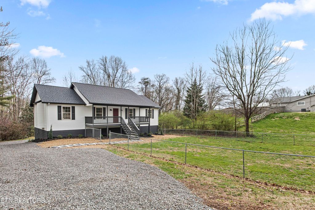 Photo of 10709 Dogwood Rd, Knoxville, TN 37931 (MLS # 1332008)
