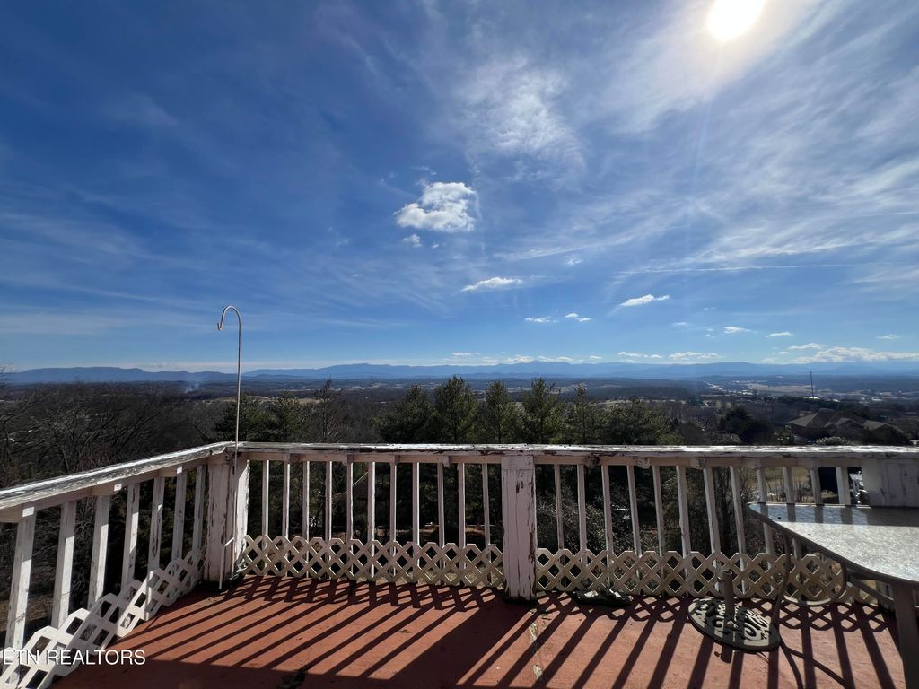 Photo of 1060 Hilltop Lane, Kodak, TN 37764 (MLS # 1331068)