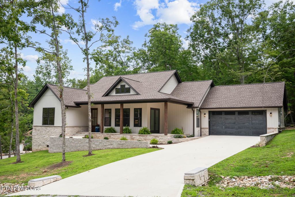 Photo of 11 Brenningham Lane, Fairfield Glade, TN 38558 (MLS # 1313118)