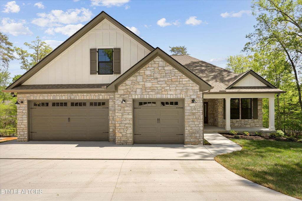 Photo of 405 Elohi Place, Loudon, TN 37774 (MLS # 1340473)