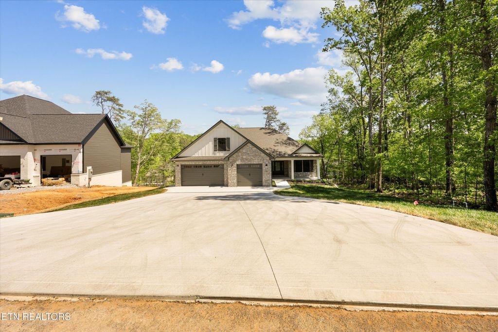 Photo of 405 Elohi Place, Loudon, TN 37774 (MLS # 1340473)