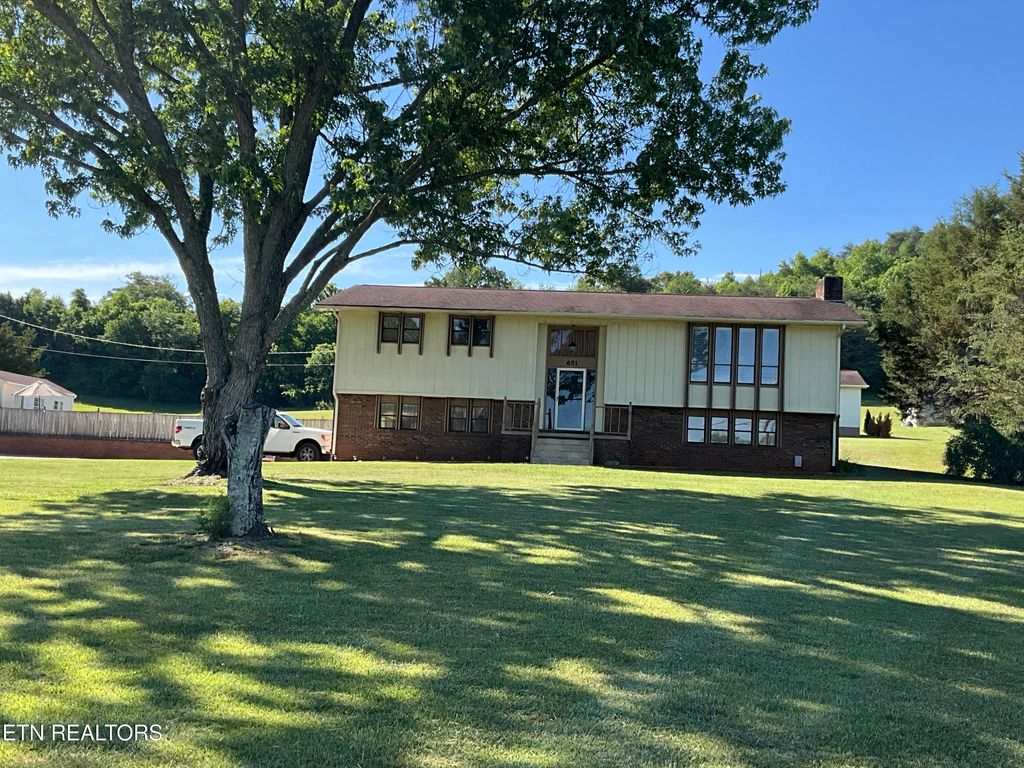 Photo of 651 River Rd, Kingston, TN 37763 (MLS # 1340518)