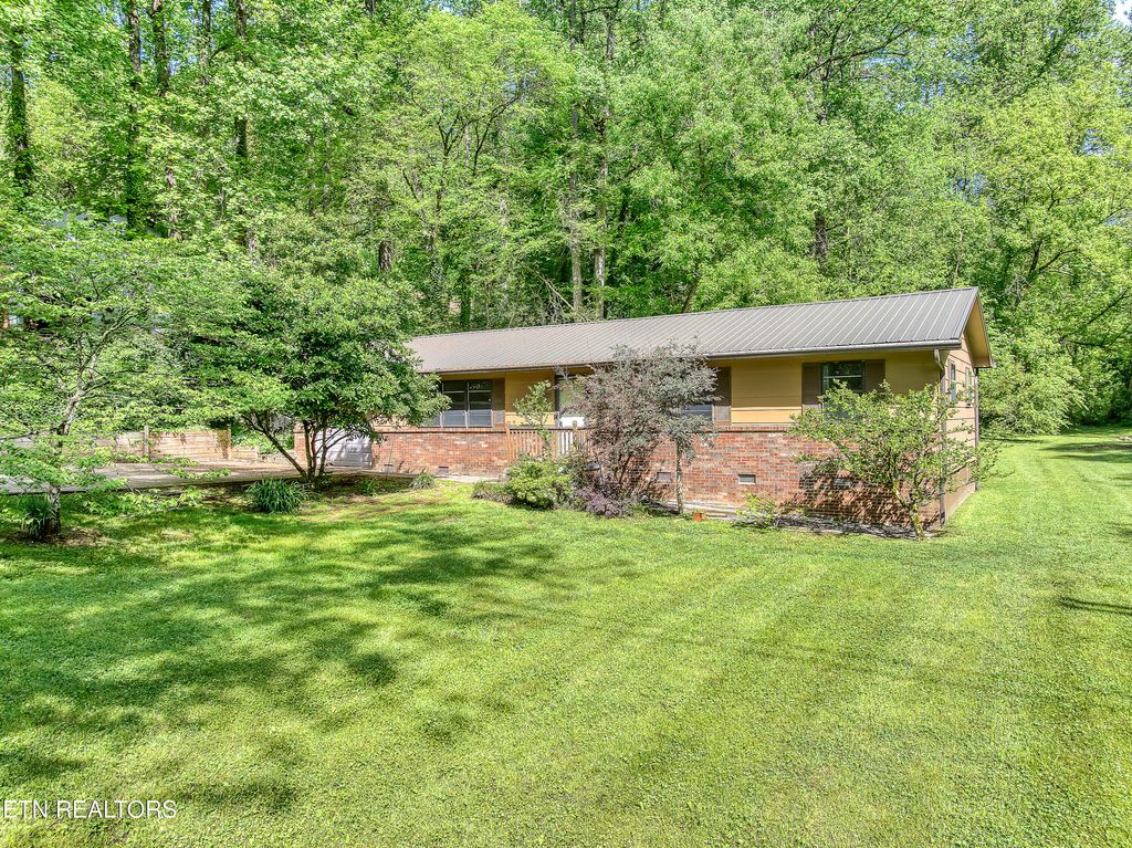 Photo of 2701 Smallwood Drive, Knoxville, TN 37920 (MLS # 1329110)