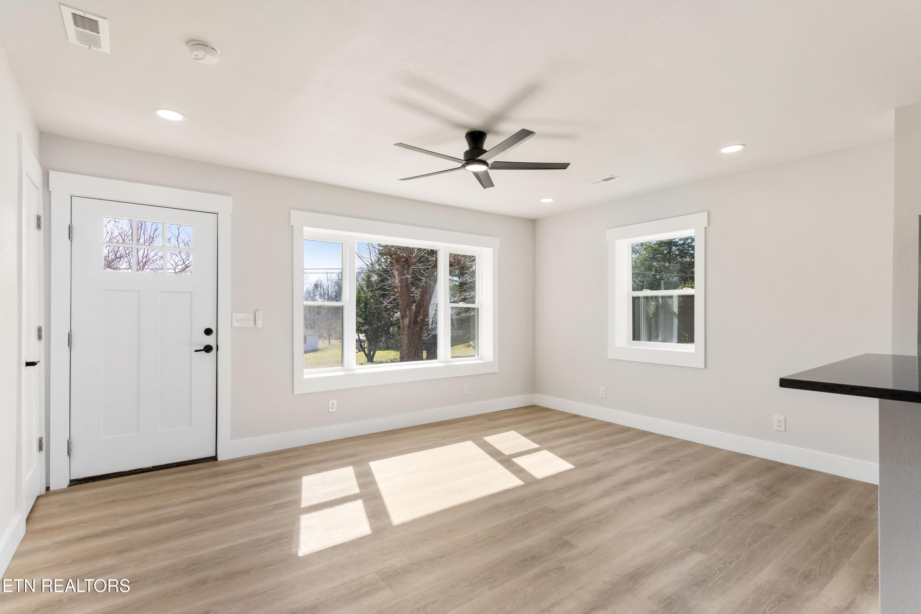 215 Hilltop Rd