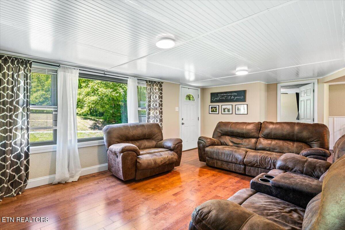 905 Pinecrest Rd