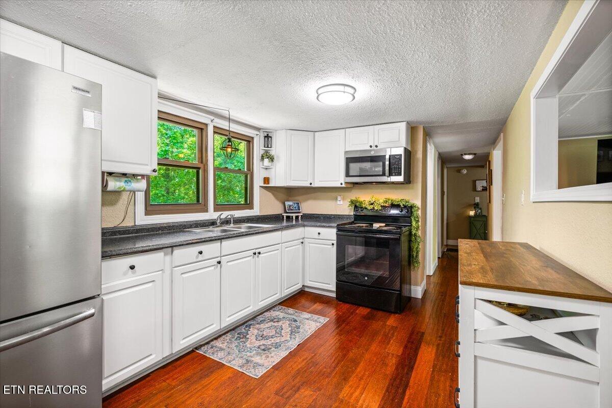 905 Pinecrest Rd
