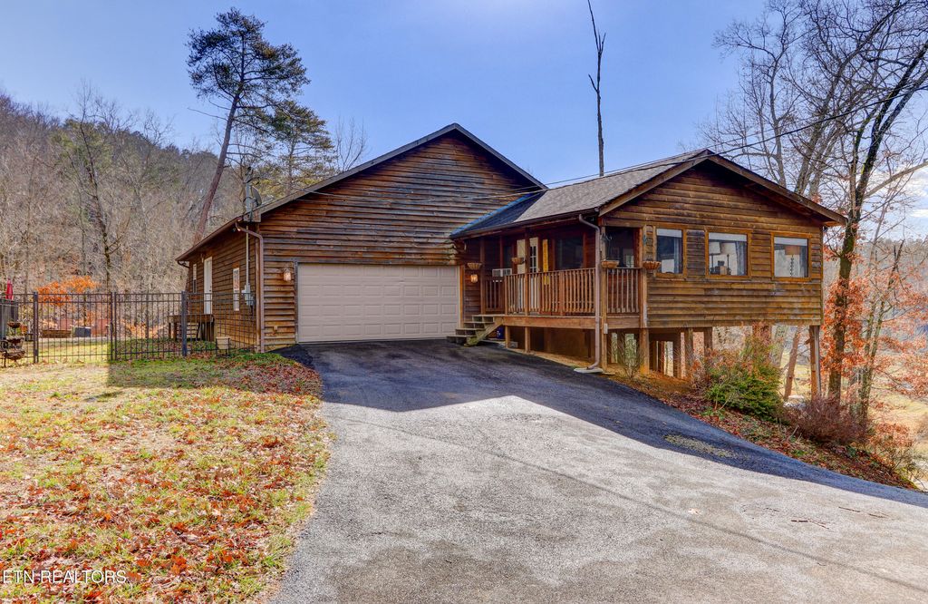 Photo of 865 River Divide Rd, Sevierville, TN 37876 (MLS # 1321440)