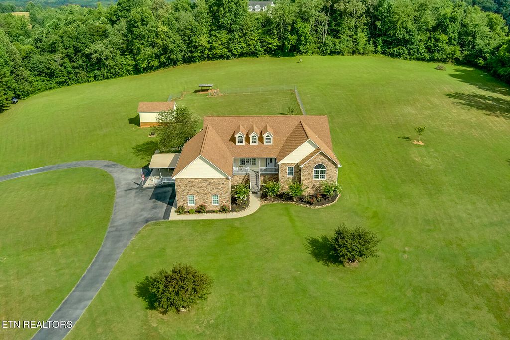 Photo of 512 Caney Creek Rd, Harriman, TN 37748 (MLS # 1326551)