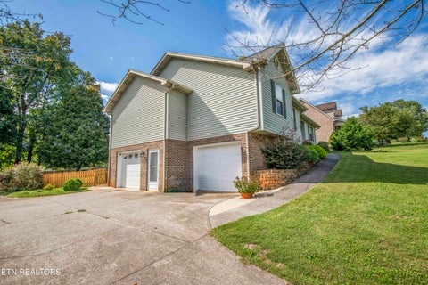 Tiny photo for 1021 Summerfield Drive, Maryville, TN 37801 (MLS # 1359481)