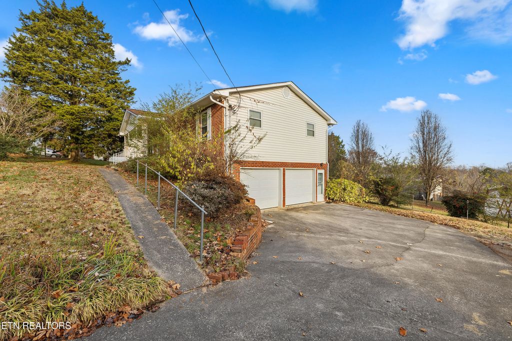 Photo of 6216 Mcneely Rd, Corryton, TN 37721 (MLS # 1326088)