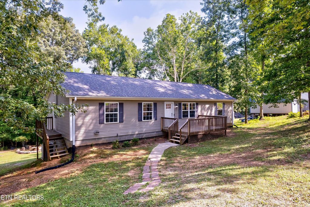 Photo of 101 Shady Lane, Rockwood, TN 37854 (MLS # 1308339)