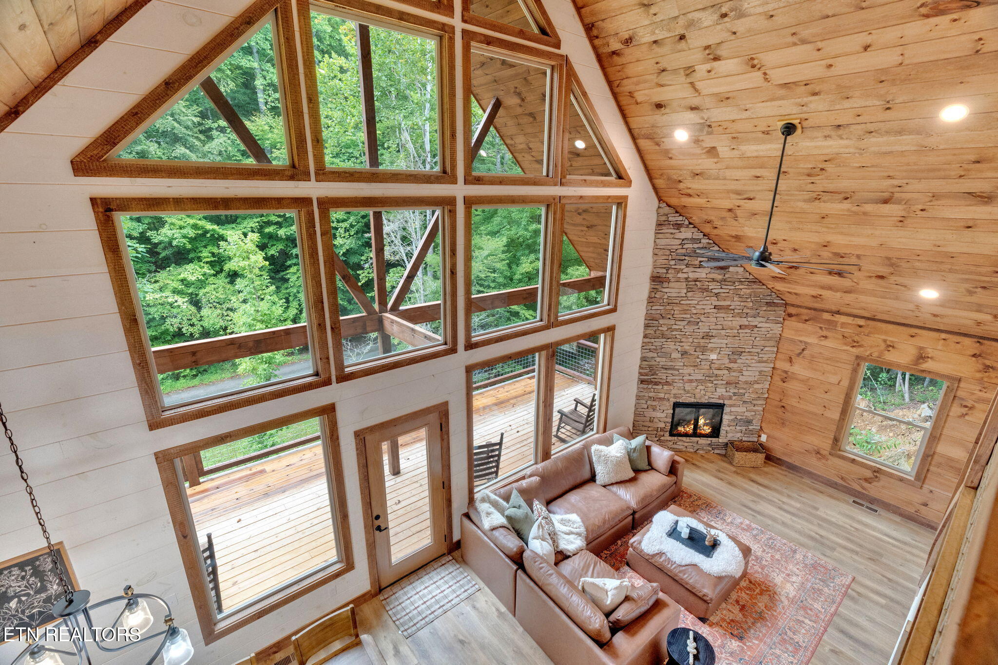 861 Cabin Creek Way