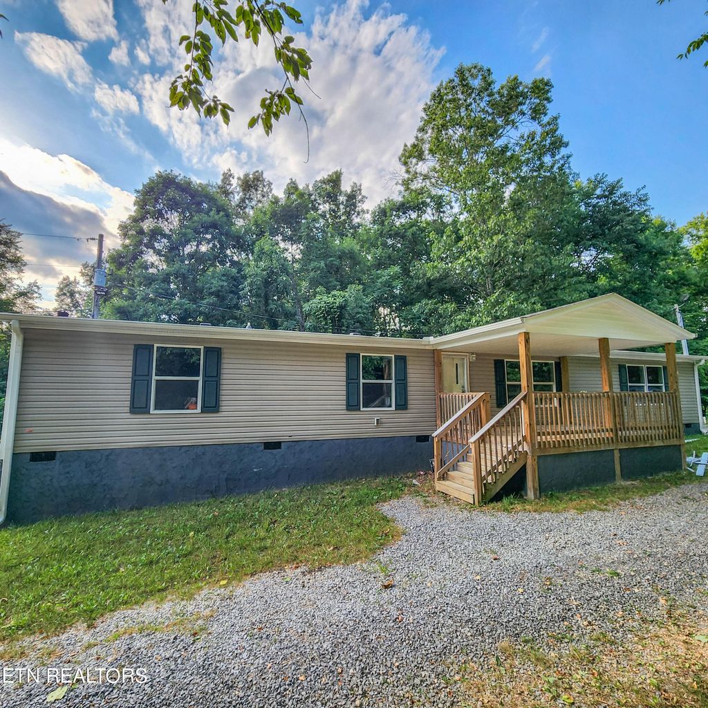 Photo of 215 Homepark Rd, New Tazewell, TN 37825 (MLS # 1269974)