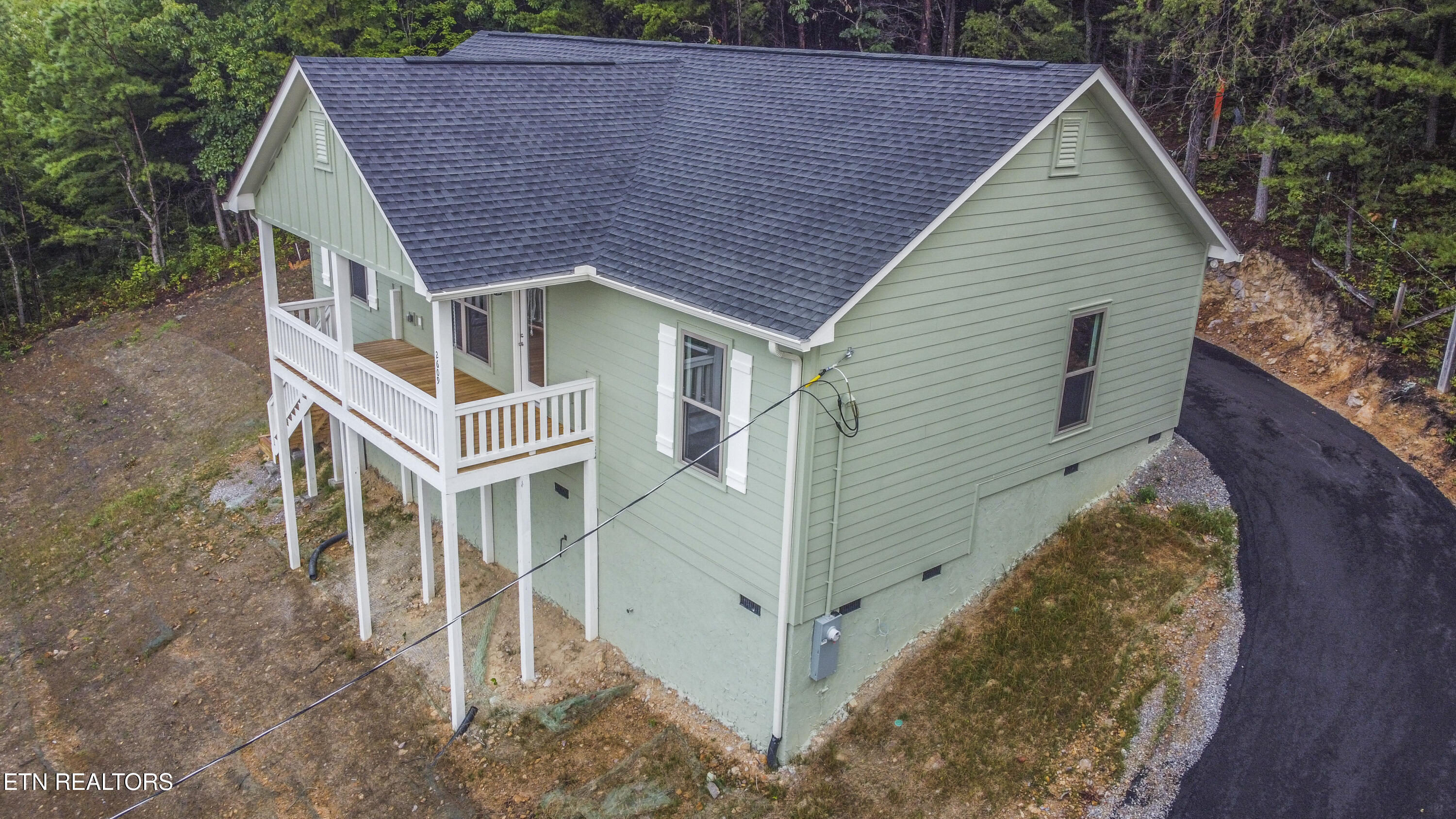 2609 Mountain Blvd