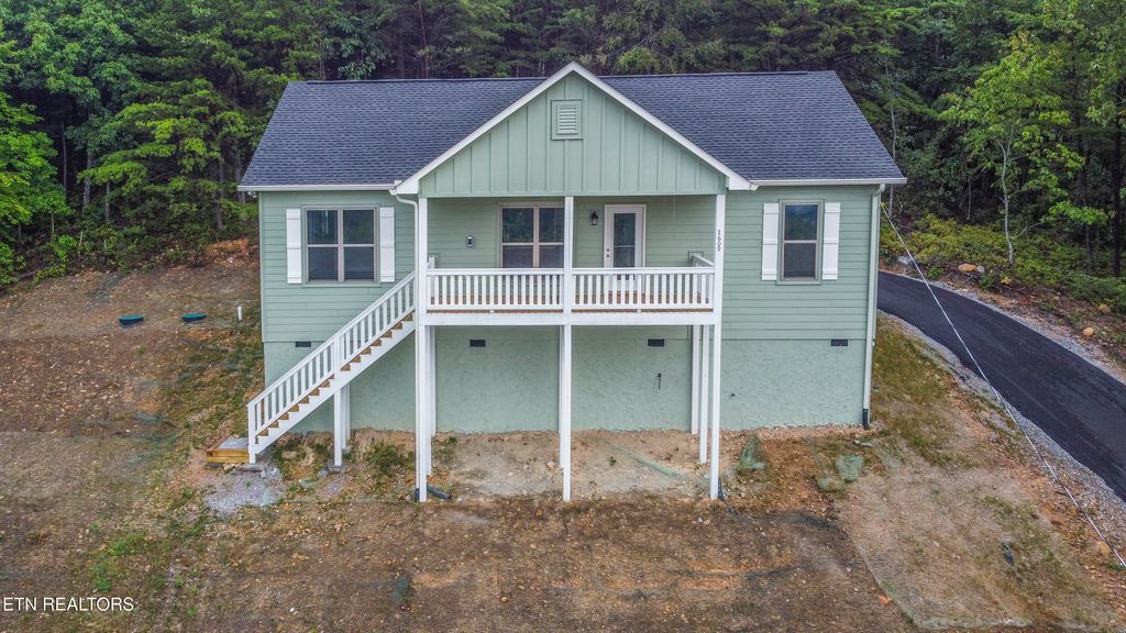 Photo of 2609 Mountain Blvd, Sevierville, TN 37876 (MLS # 1304603)