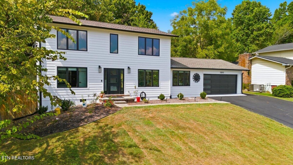 Photo of 12312 W Kings Gate Rd, Knoxville, TN 37934 (MLS # 1354837)