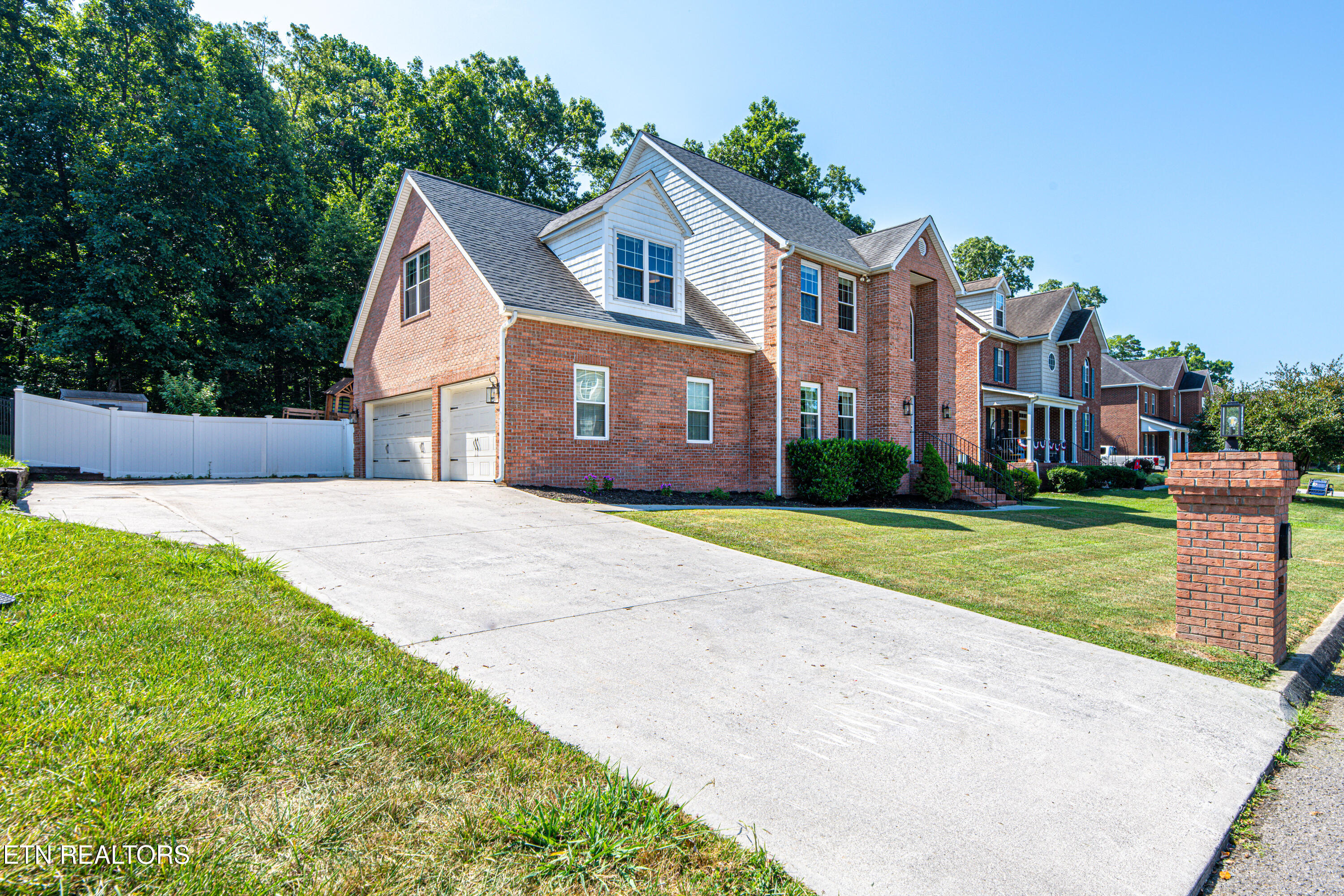 924 Crown Ridge Lane