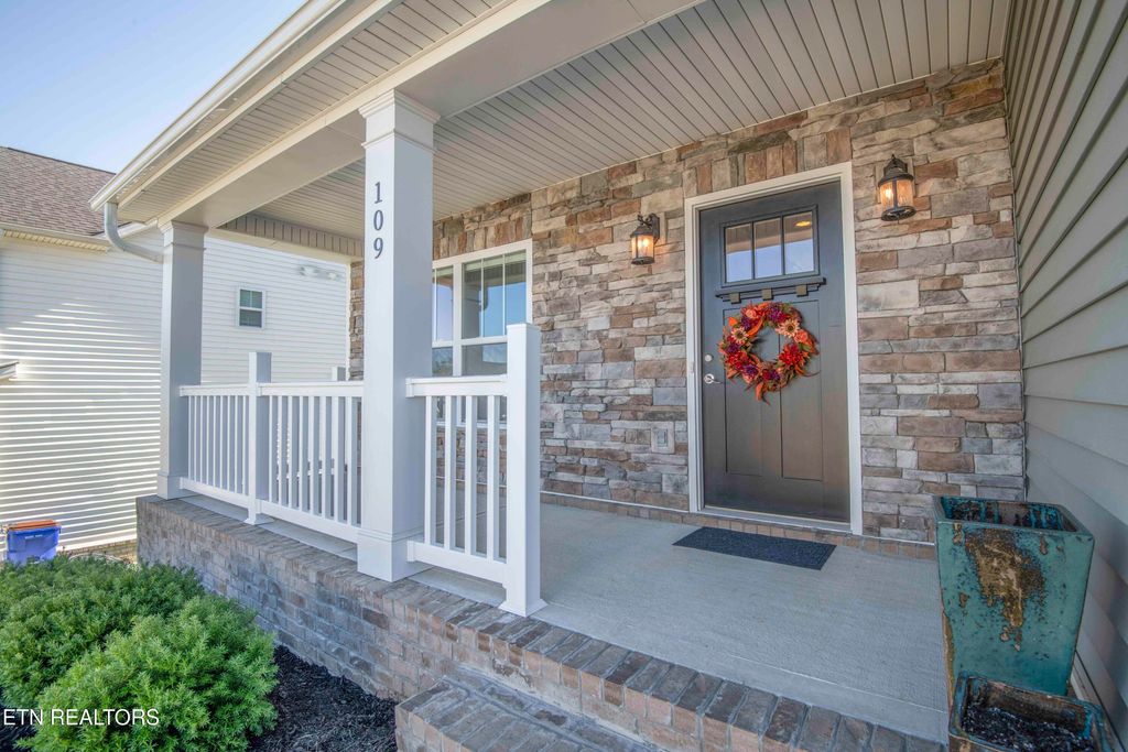 Photo of 109 Chaseberry Rd, Oak Ridge, TN 37830 (MLS # 1319181)
