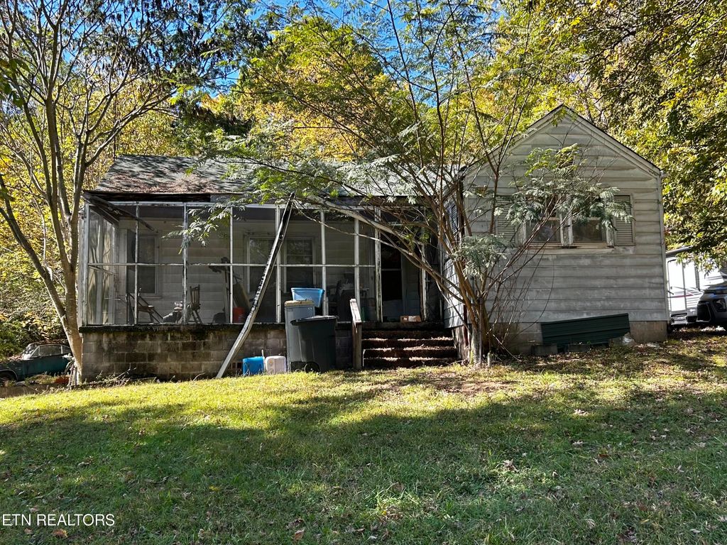 Photo of 304 Ingram St, Madisonville, TN 37354 (MLS # 1280464)