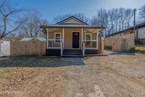 Photo of 410 N Douglas Ave, Rockwood, TN 37854 (MLS # 1329087)