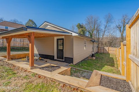 Tiny photo for 410 N Douglas Ave, Rockwood, TN 37854 (MLS # 1329087)