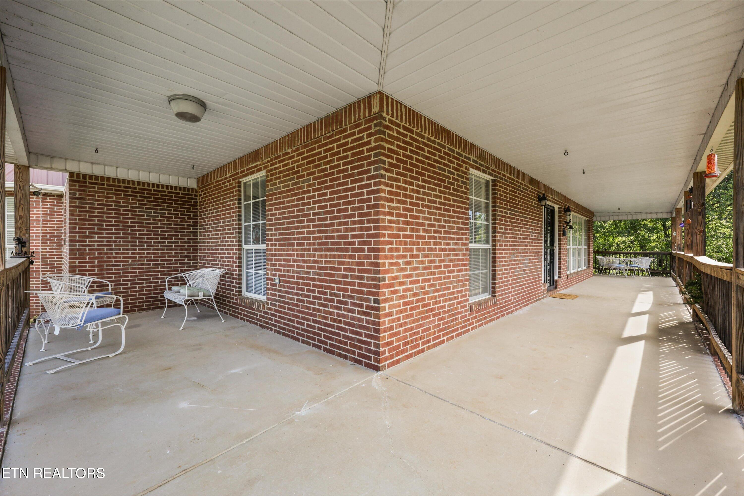 2418 Tipton Loop Rd