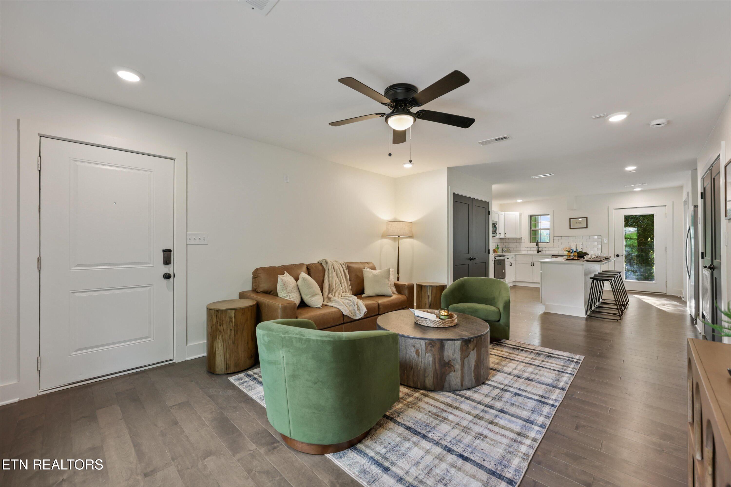 329 Ownby St 1406