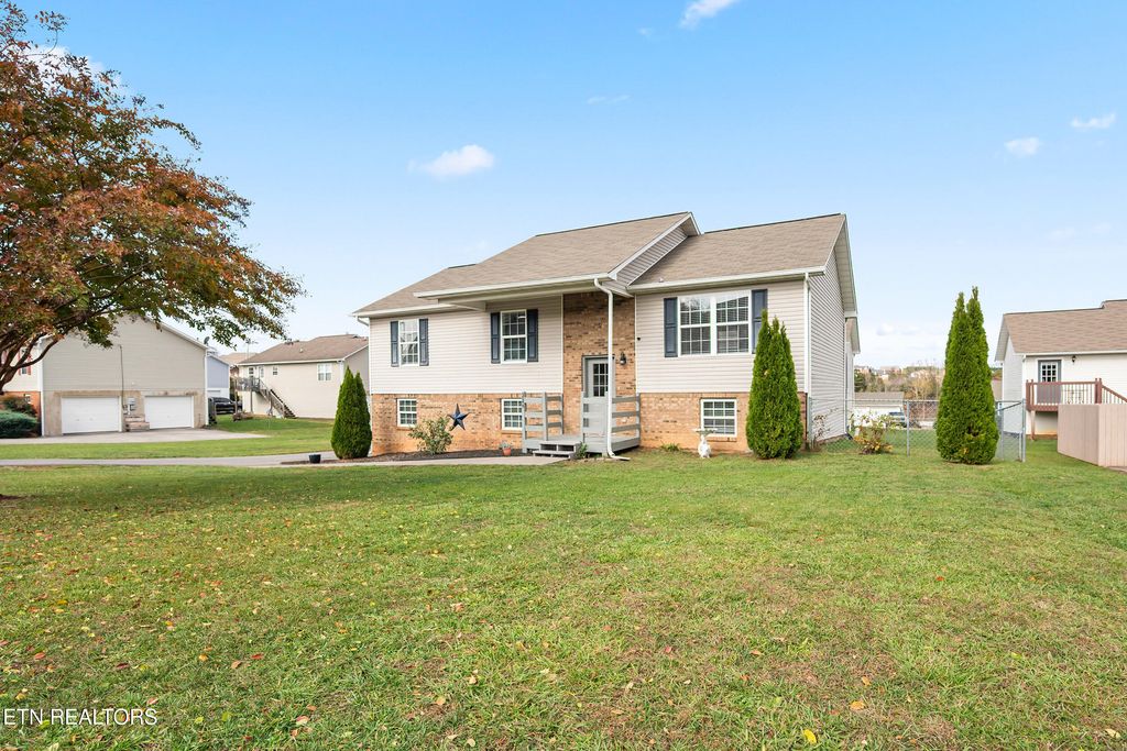 Photo of 226 Tristan Rd, Dandridge, TN 37725 (MLS # 1283590)