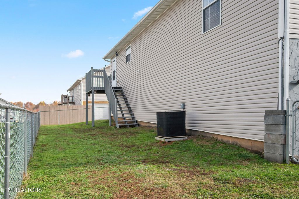 Photo of 226 Tristan Rd, Dandridge, TN 37725 (MLS # 1283590)