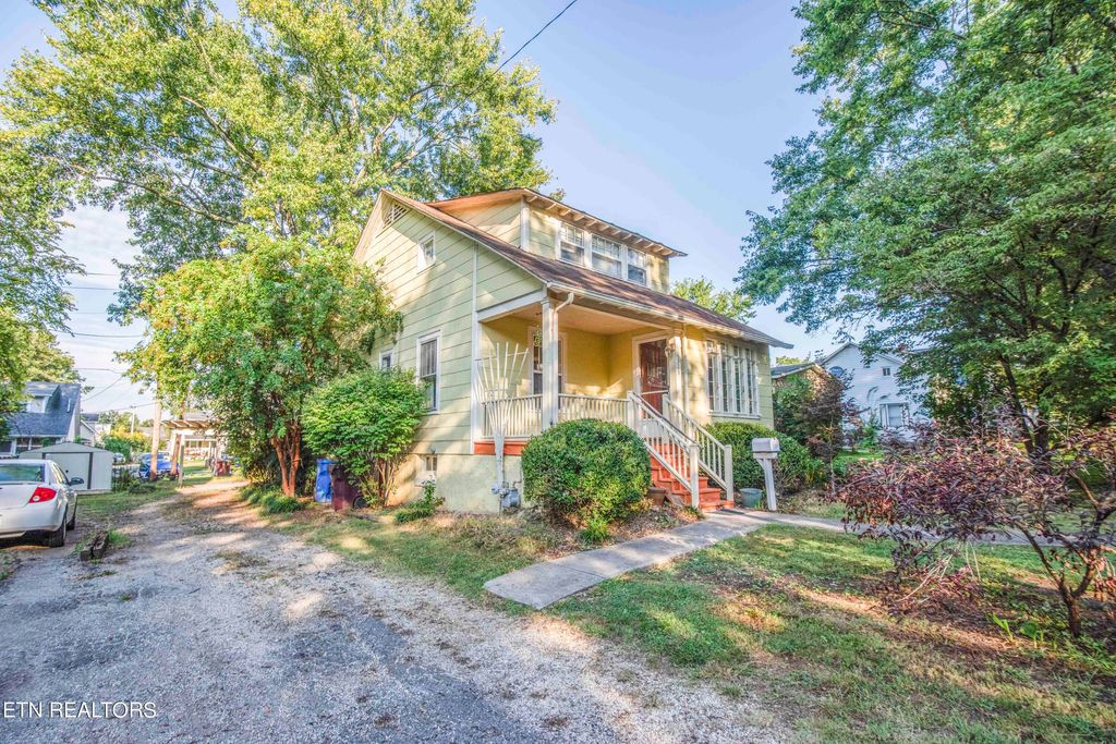 Photo of 1323 Remsen St, Alcoa, TN 37701 (MLS # 1237772)