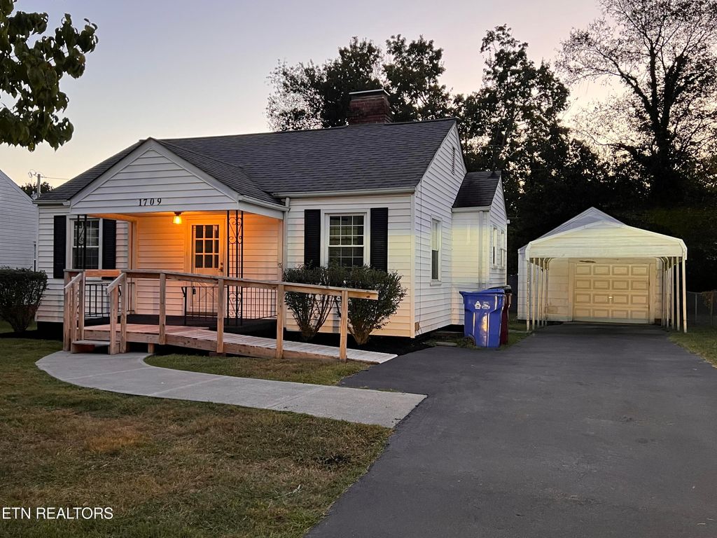 Photo of 1709 N Wright Rd, Alcoa, TN 37701 (MLS # 1241591)