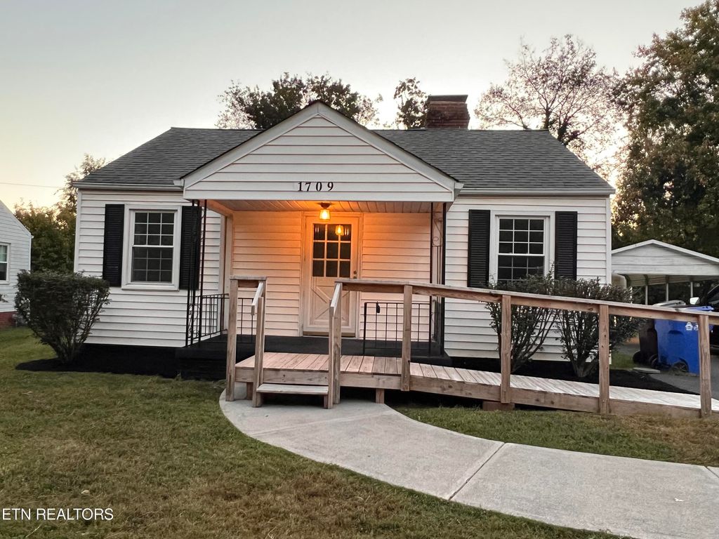 Photo of 1709 N Wright Rd, Alcoa, TN 37701 (MLS # 1241591)