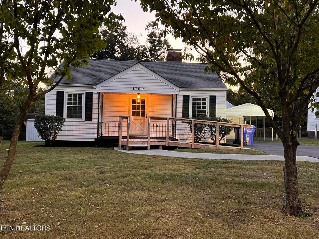 Photo of 1709 N Wright Rd, Alcoa, TN 37701 (MLS # 1241591)