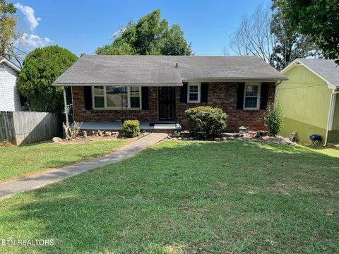 Tiny photo for 1024 Farragut Ave, Knoxville, TN 37917 (MLS # 1354676)