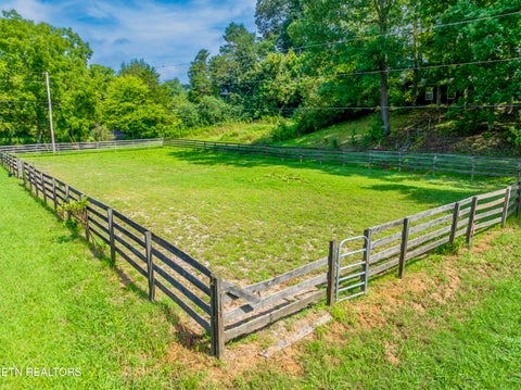 Tiny photo for 500 Miller Rd, Clinton, TN 37716 (MLS # 1309511)