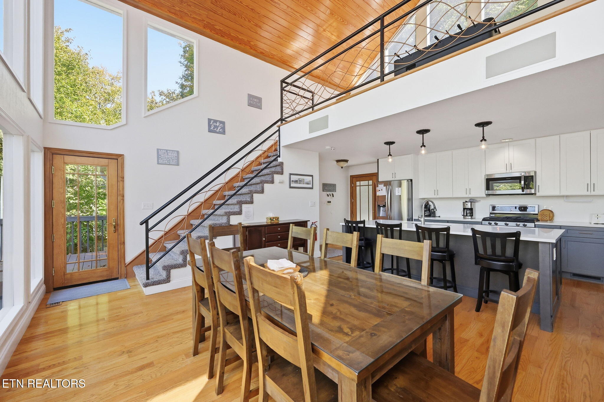 553 Hurricane Hollow Rd