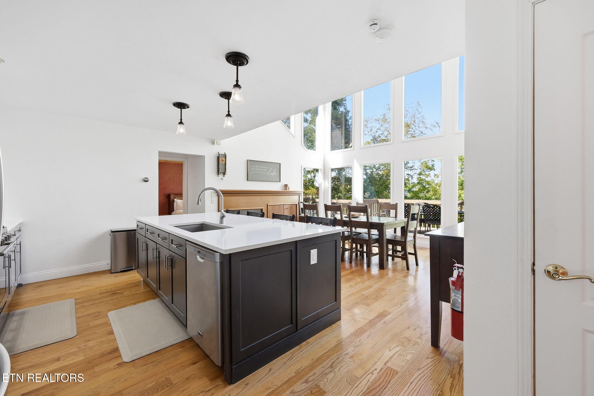 553 Hurricane Hollow Rd