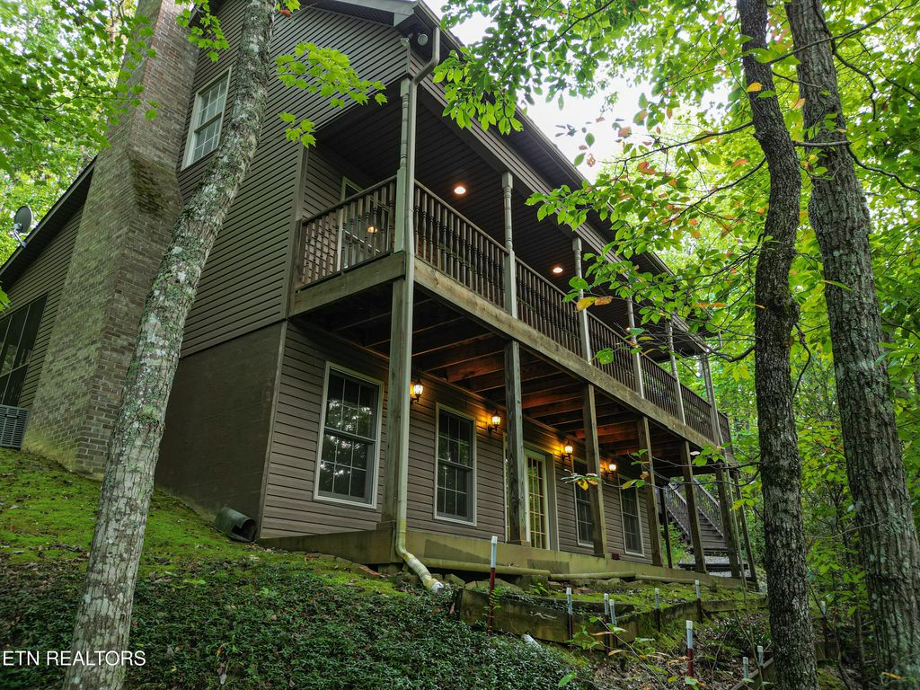 Photo of 521 Jefferson Rd, Gatlinburg, TN 37738 (MLS # 1317007)