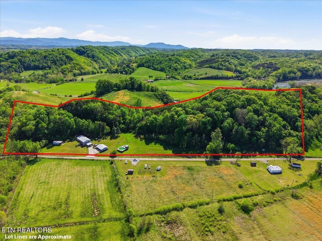 Photo of 285 Matthews Lane, Mosheim, TN 37818 (MLS # 1337875)