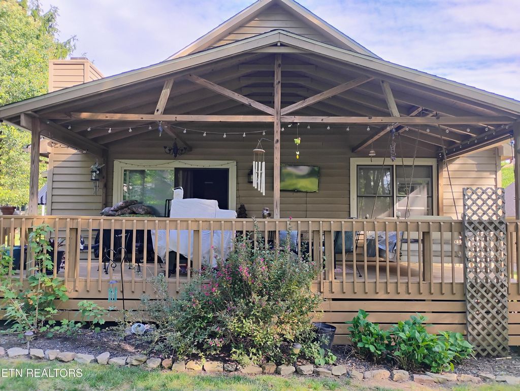 Photo of 112 Howard Terrace, Crossville, TN 38558 (MLS # 1339764)