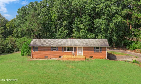 Photo of 3246 Proffitt Heights Drive, Dandridge, TN 37725 (MLS # 1355522)